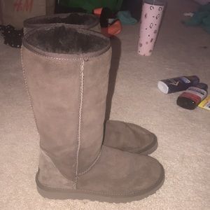 TALL BROWN UGGS SIZE 7